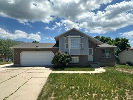 1034 3350 N in Layton, UT - Building Photo