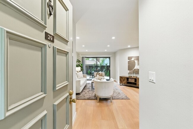 property at 999 W Evelyn Ave