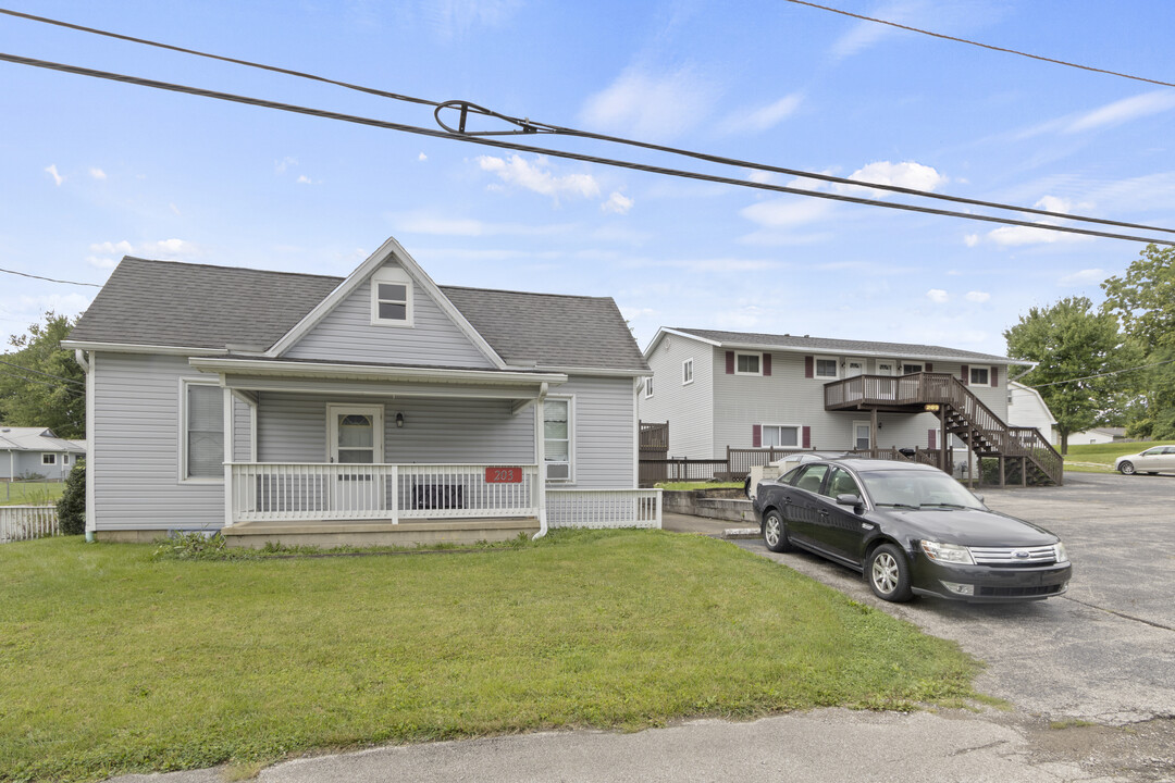 Oak Street Apartments in Ellettsville, IN - Building Photo