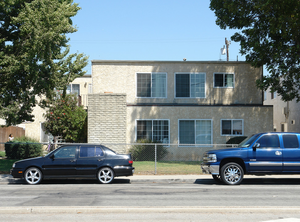 2014 N Ventura Rd in Oxnard, CA - Building Photo