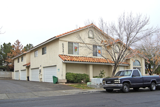 Rainbow Gardens in Las Vegas, NV - Building Photo - Building Photo