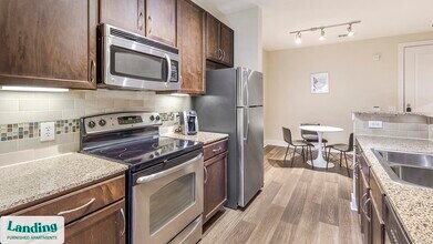 7373 Valley View Ln in Dallas, TX - Building Photo - Building Photo