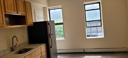 1875 Carter Ave, Unit 1s in Bronx, NY - Foto de edificio - Building Photo