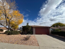 9230 Admiral Lowell Pl NE in Albuquerque, NM - Building Photo