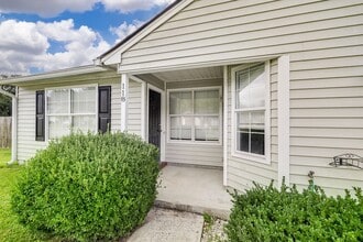 118 Laurelwood Dr in Savannah, GA - Building Photo - Building Photo