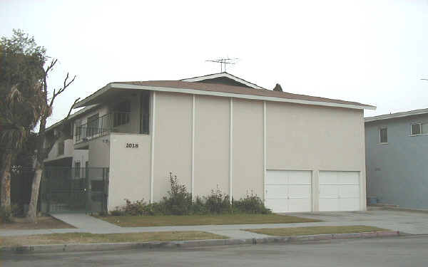 2018 Locust Ave in Long Beach, CA - Building Photo