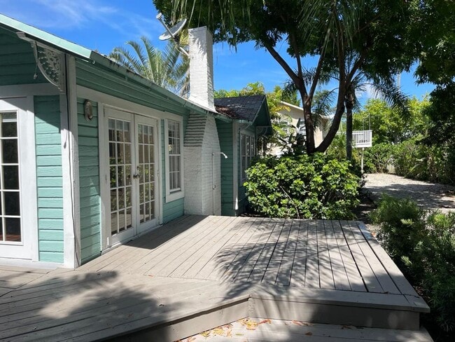 property at 509 SW 8th St