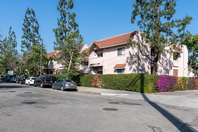 Laurel Woods Condominiums