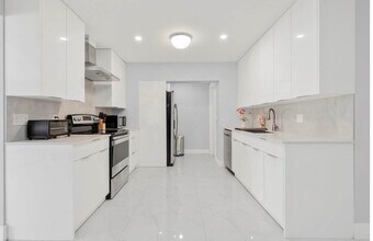 255 Glouchester St in Boca Raton, FL - Foto de edificio - Building Photo