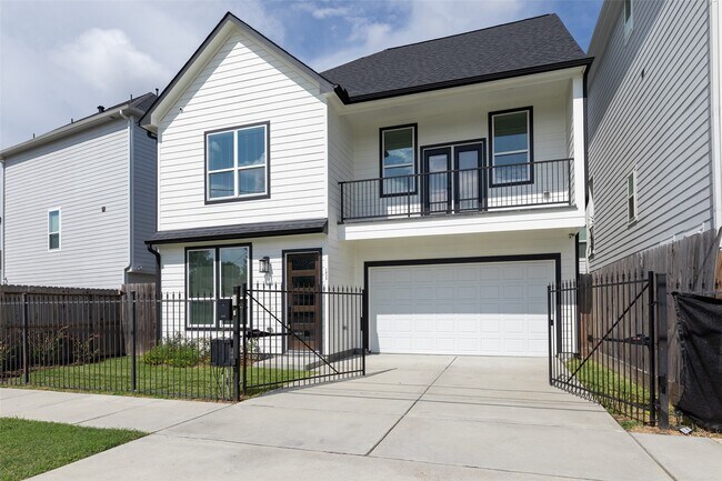 1825 Northwood St in Houston, TX - Building Photo - Building Photo