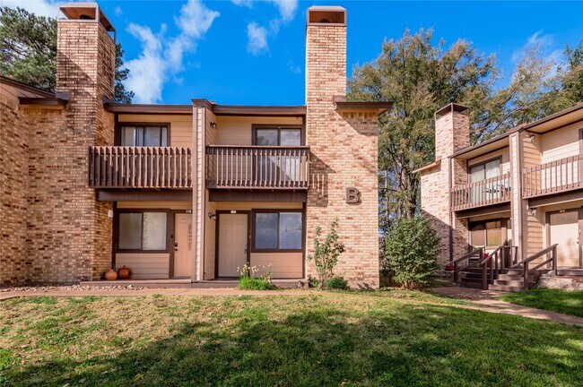 2521 Crosstimbers Dr in Huntsville, TX - Building Photo - Building Photo