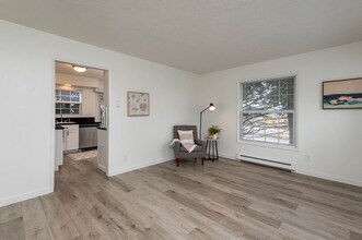 Division 890 in Gresham, OR - Building Photo - Building Photo