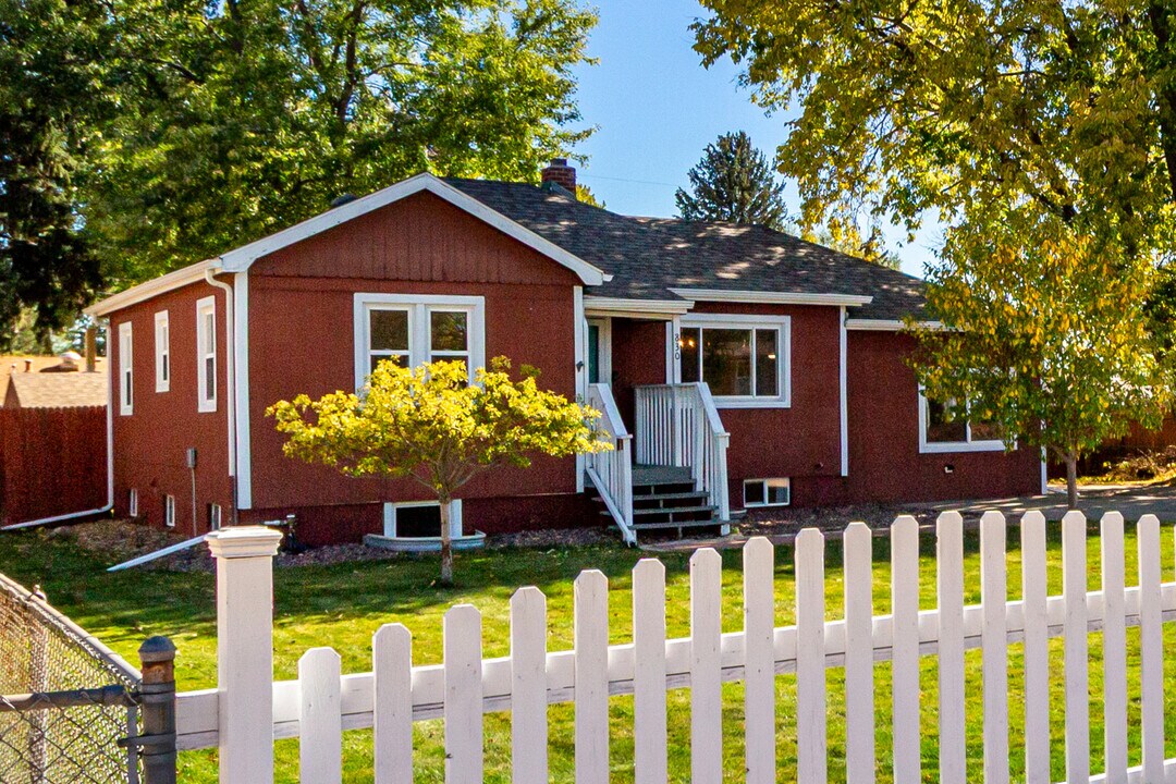 830 Gray St in Lakewood, CO - Foto de edificio