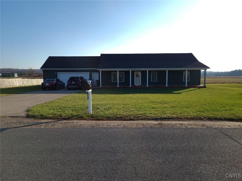 27158 Victory Ln in Watertown, NY - Building Photo