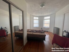 1905 Beacon St in Boston, MA - Foto de edificio - Building Photo