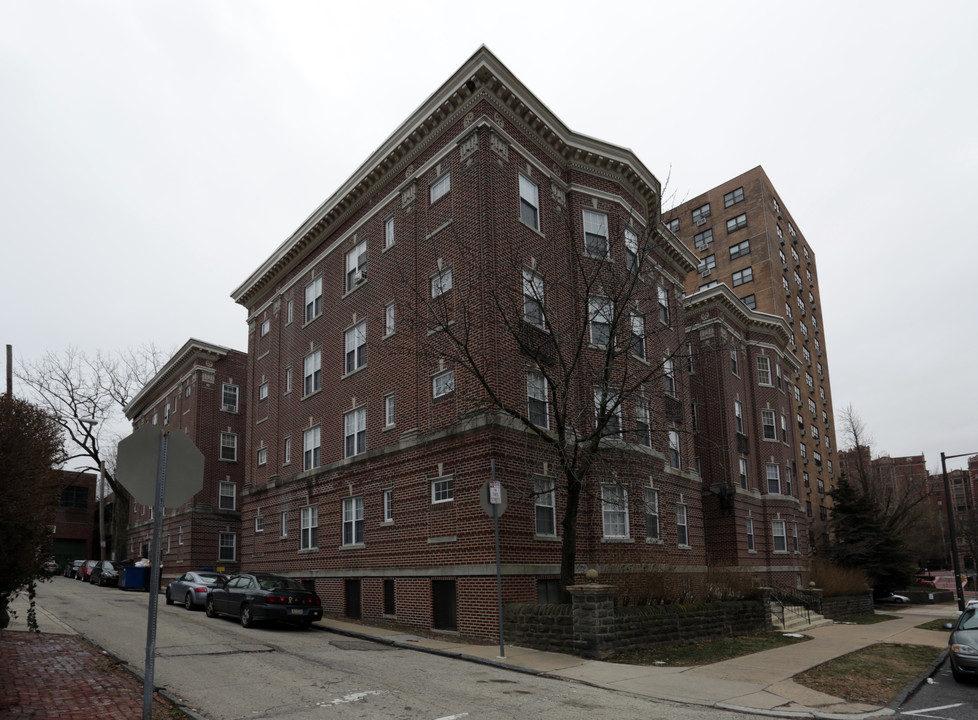 Chelten Arms Apartments in Philadelphia, PA - Building Photo