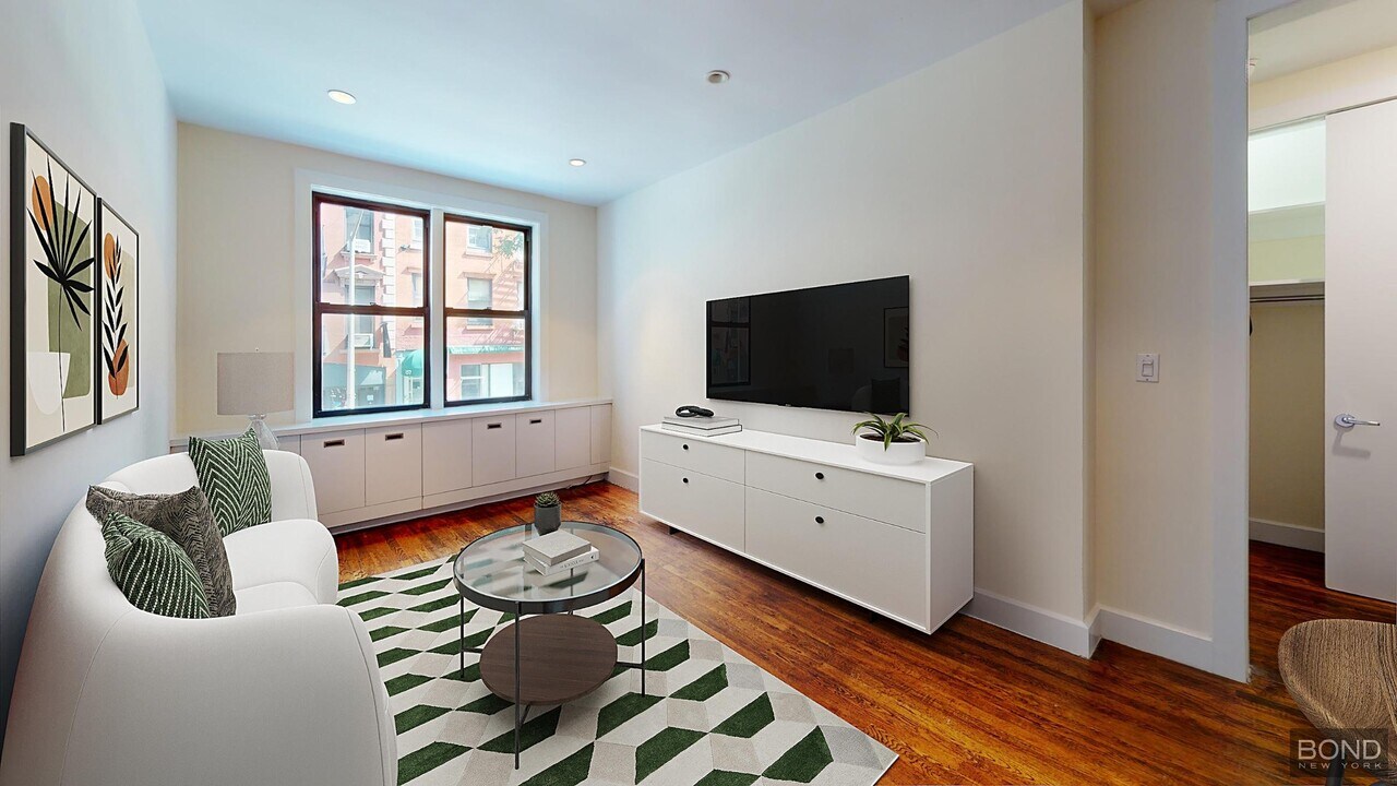 156 Prince St in New York, NY - Building Photo