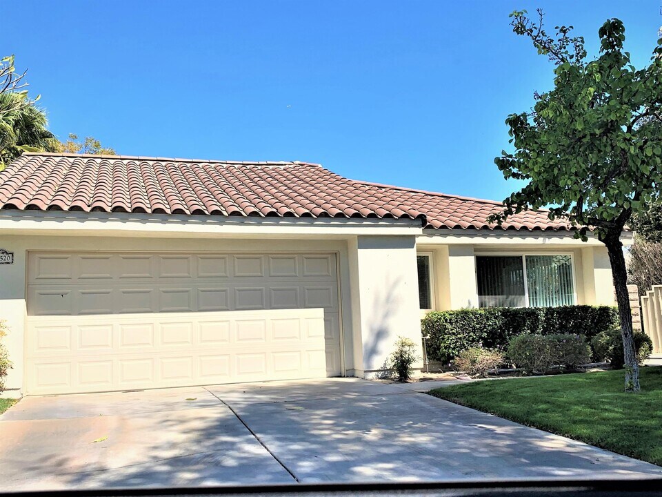 43520 Via Magellan Dr in Palm Desert, CA - Building Photo