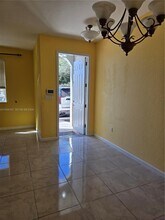 21223 NW 14th Pl in Miami Gardens, FL - Building Photo - Building Photo