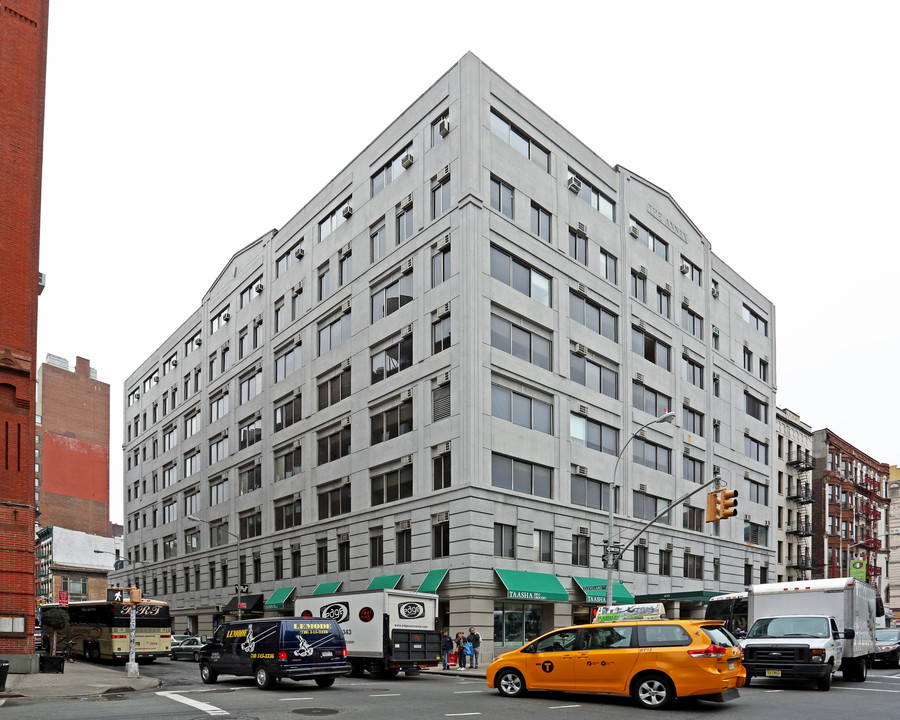 Broome Street Residential College in New York, NY - Building Photo