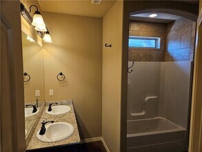 2652 N Valencia Ave in Fayetteville, AR - Building Photo - Building Photo