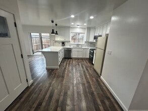 4003 W Hillsdale Ct in Visalia, CA - Building Photo - Building Photo