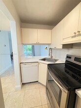 7403 SW 82nd St in Miami, FL - Building Photo - Building Photo