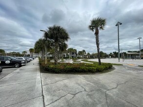 11002 NW 83rd St in Doral, FL - Building Photo - Building Photo