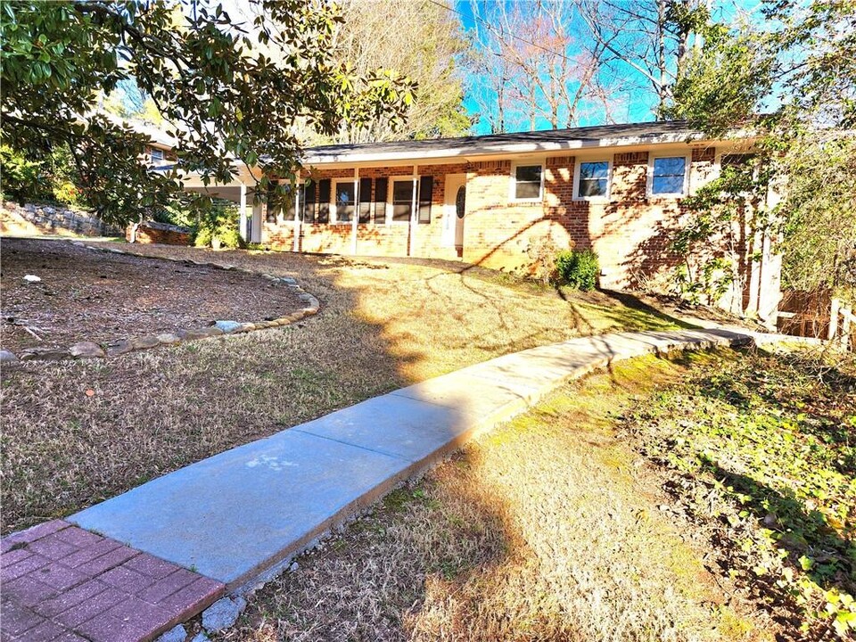 1457 Holly Ln NE in Atlanta, GA - Building Photo