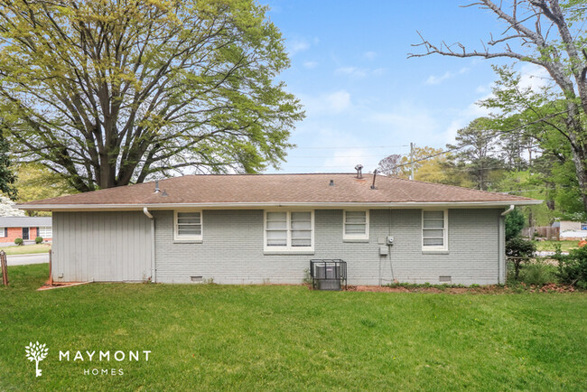 933 Clay Rd SW in Mableton, GA - Building Photo - Building Photo
