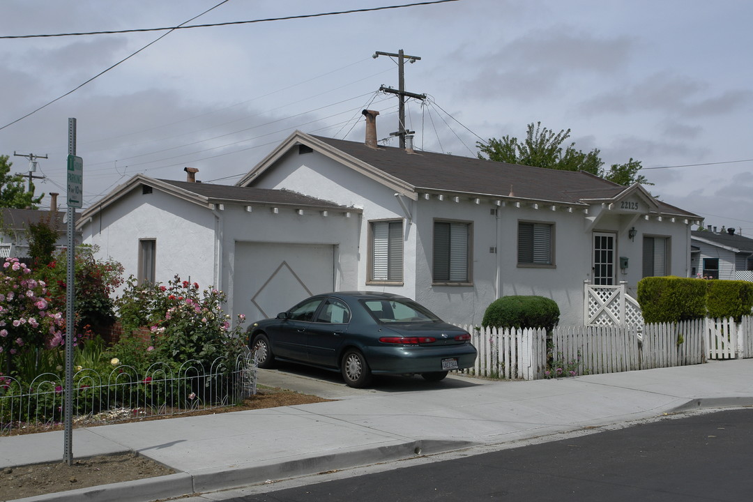 22125 Princeton St in Hayward, CA - Building Photo