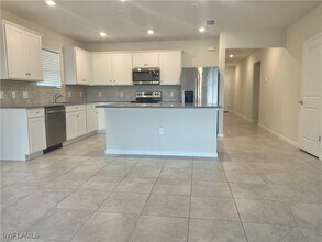 16037 Beachberry Dr in North Fort Myers, FL - Building Photo - Building Photo