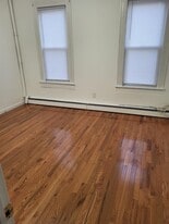 89 W 21st St in Bayonne, NJ - Building Photo