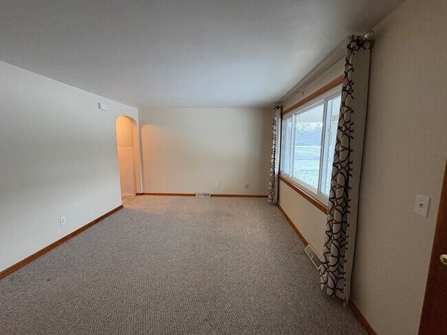 1115 Lake St in Girard, PA - Building Photo - Building Photo