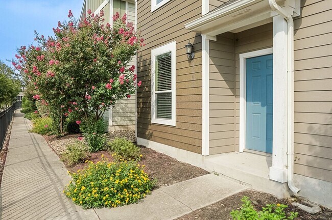 5306 Golden Canary Ln in Austin, TX - Building Photo - Building Photo