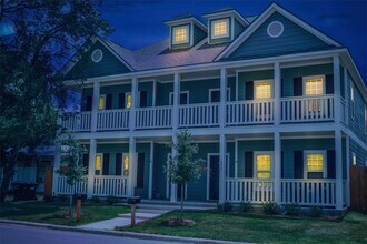 402 Poplar St in College Station, TX - Building Photo - Building Photo