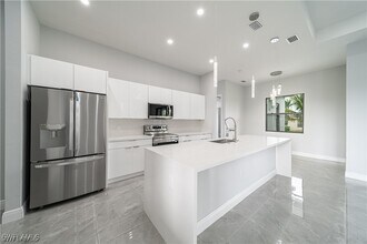 2509 SW 37th Terrace in Cape Coral, FL - Foto de edificio - Building Photo
