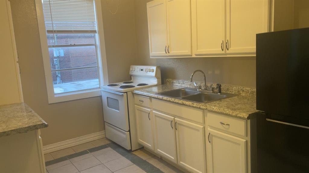 1019 12th St in Huntsville, TX - Building Photo