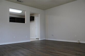 1819 N Alexander St in Sherman, TX - Foto de edificio - Building Photo