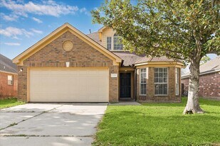 2414 Kenbridge Dr in Houston, TX - Building Photo