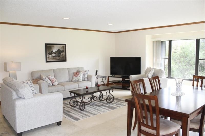 13400 Polo Rd W-Unit -204 in Wellington, FL - Building Photo