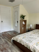 55 Quaker Ln N in West Hartford, CT - Building Photo - Building Photo