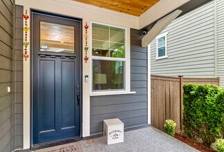 18617 45th Dr SE in Bothell, WA - Foto de edificio - Building Photo