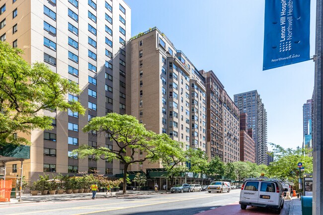 215 E 79th St in New York, NY - Building Photo - Building Photo