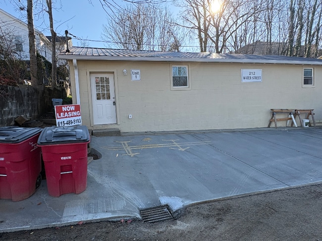 212 Water St, Unit 1 in Carthage, TN - Building Photo - Building Photo