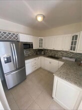 11515 SW 152nd Ct in Miami, FL - Foto de edificio - Building Photo