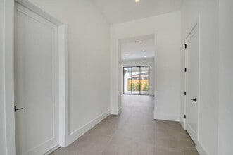 901 Upland Rd in West Palm Beach, FL - Building Photo - Building Photo