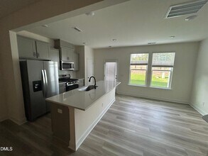 66 Bloodroot St, Unit 233-303R in Angier, NC - Foto de edificio - Building Photo