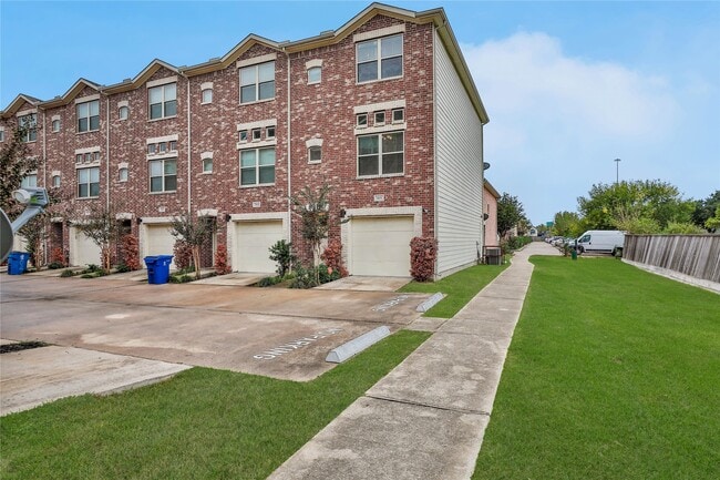 property at 5941 S Loop E