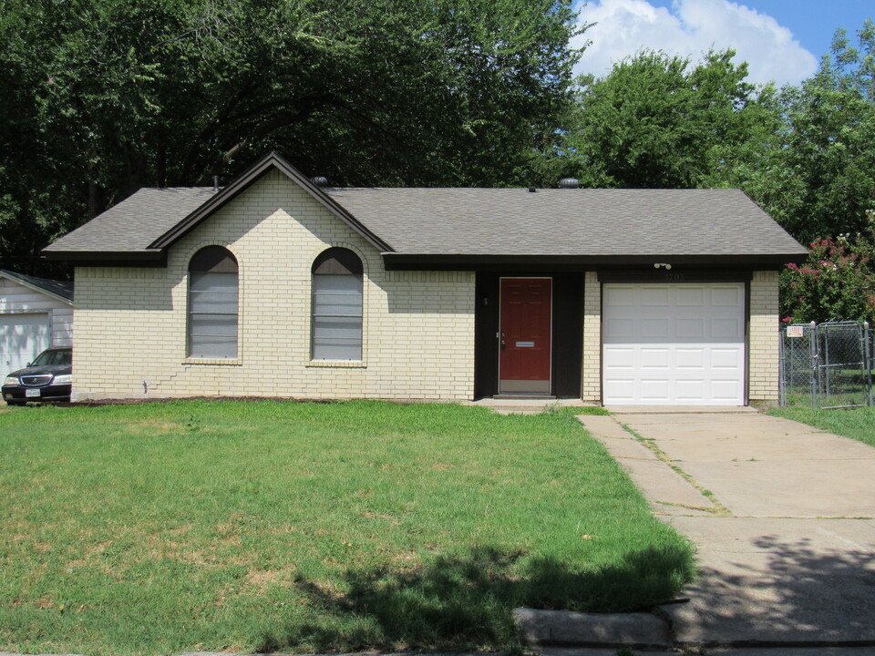 3705 Ellis Ave in Fort Worth, TX - Foto de edificio